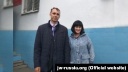 Dmitry Barmakin stands in front of the courthouse in Vladivostok in September 2020.