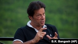 Pakistani opposition leader and former cricketer Imran Khan (file photo)