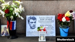 A memorial in memory of opposition politician Boris Nemtsov at the scene of his killing in Moscow in 2020