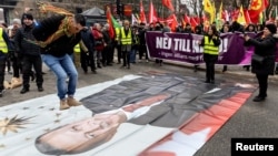 Demonstrators protest in Stockholm against Turkish President Recep Tayyip Erdogan and Sweden’s NATO bid. Rallies like this have enraged Ankara and complicated the Nordic country's NATO-accession process. (file photo)