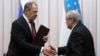 Russian Foreign Minister Sergei Lavrov (left) and Uzbek Foreign Minister Abdulaziz Komilov met in Tashkent.