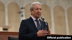 Butun Kyrgyzstan party leader Adakhan Madumarov (file photo)