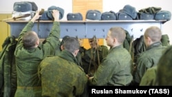 Human rights groups have repeatedly highlighted issues of bullying within the Russian army. (file photo)