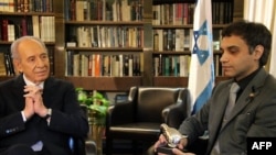 Israeli President Shimon Peres meets with Caspian Makan in Jerusalem on March 22.