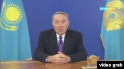 Қазақстан президенті Нұрсұлтан Назарбаев халыққа үндеу айтып отыр. Астана, 25 қаңтар 2017 жыл. (Видеодан скриншот.)