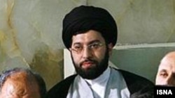 Ayatollah Ali Khamenei's son, Mojtaba Khamenei, is believed to have met with detained opposition leader Mir Hossein Musavi.