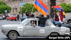 Antigovernment protesters in Republic Square in Yerevan, Armenia, in April 2018. Weeks of mass protests forced long-entrenched leader Serzh Sarkisian to resign.