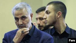 Qassem Soleimani (left), commander of the IRGC's Quds Force