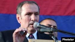 Opposition leader Levon Ter-Petrossian addresses thousands of supporters who rallied in Yerevan on May 31. "It doesn’t mean that we should not take into account...the agenda and counterarguments presented by the authorities," he said.